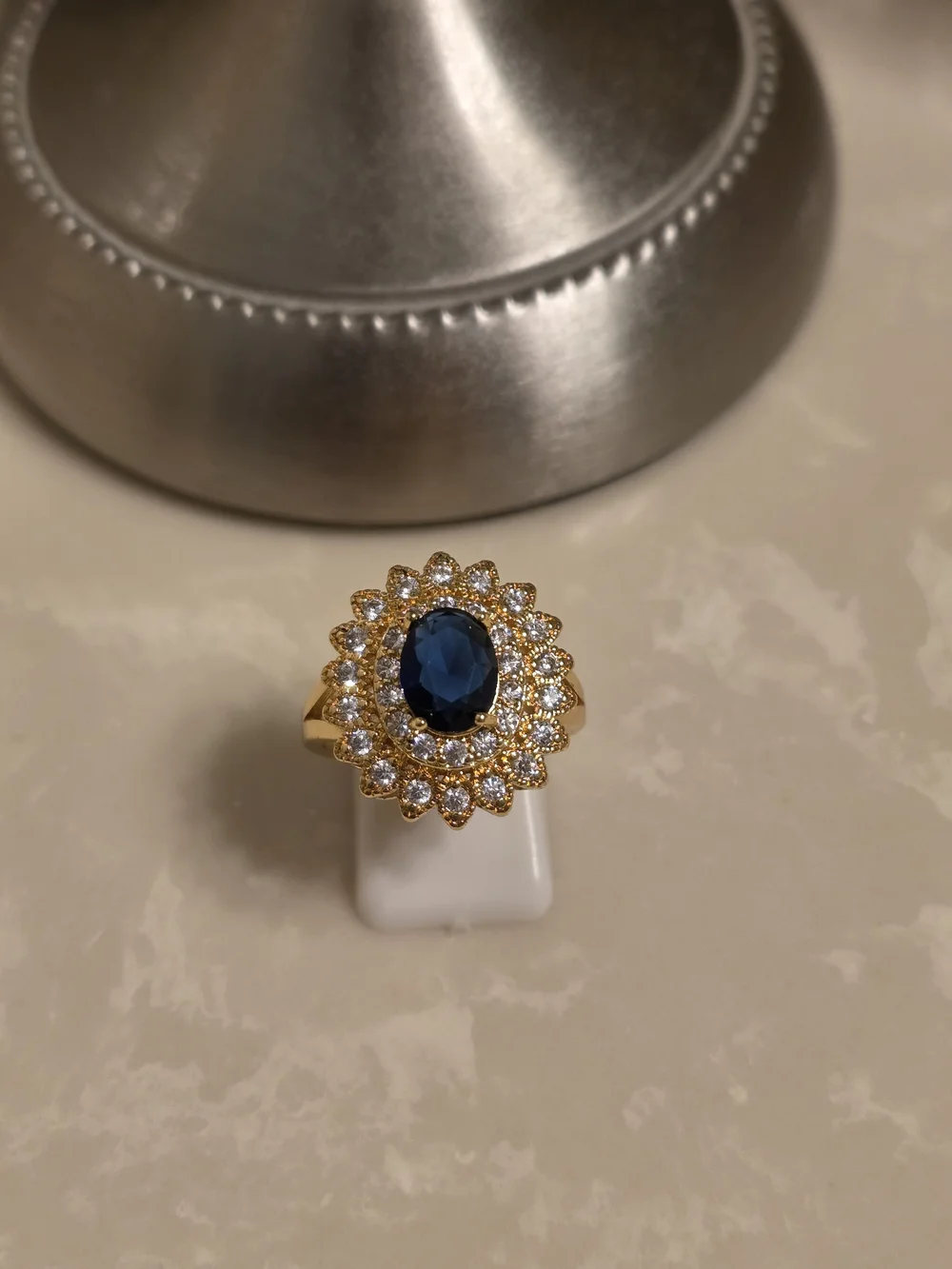 N/A elegant gold